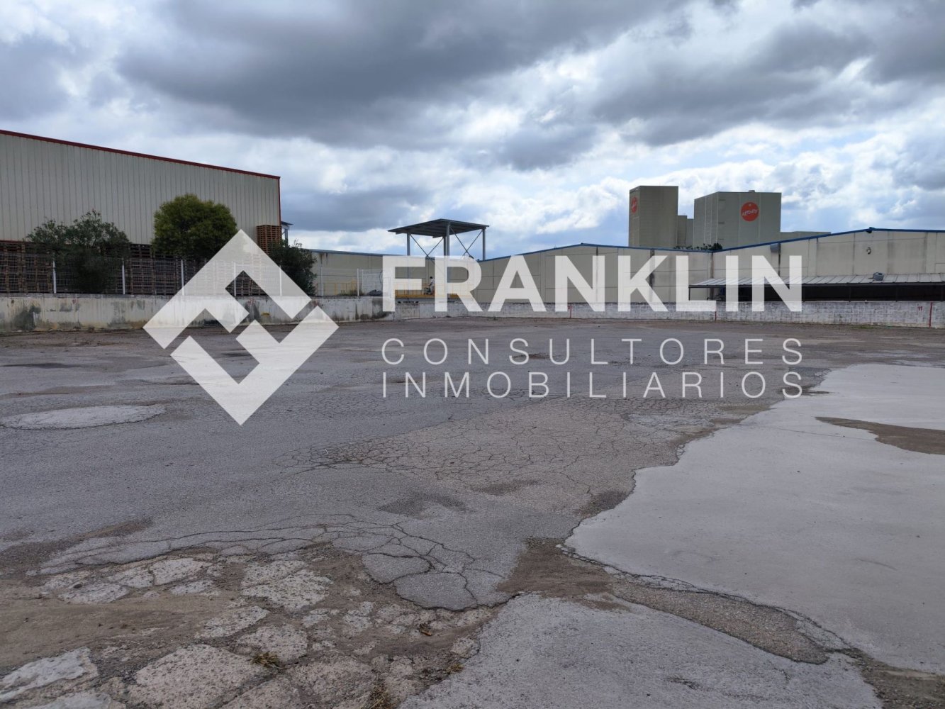 Terrain à Santa Margarida i els Monjos, Spain 6936m² No. 234403