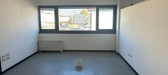 450m² Office in Perugia, Italy No. 171765 11