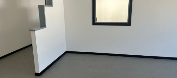 450m² Office in Perugia, Italy No. 171765 13