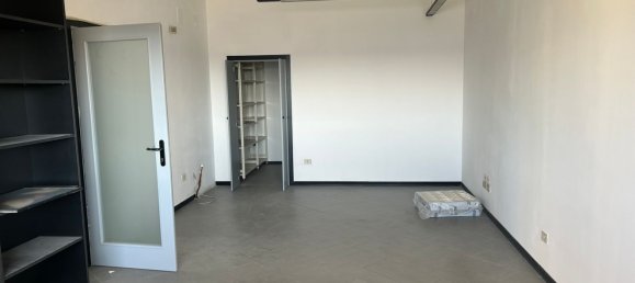 450m² Office in Perugia, Italy No. 171765 7