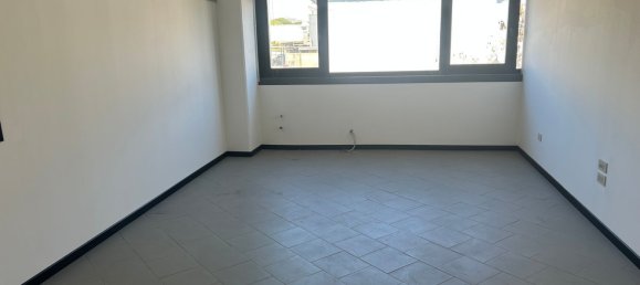 450m² Office in Perugia, Italy No. 171765 12