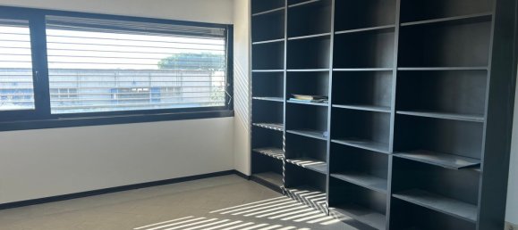 450m² Office in Perugia, Italy No. 171765 6