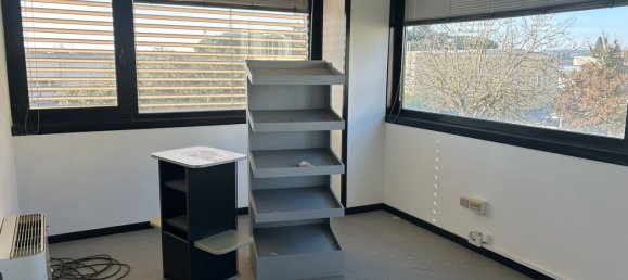 450m² Office in Perugia, Italy No. 171765 8