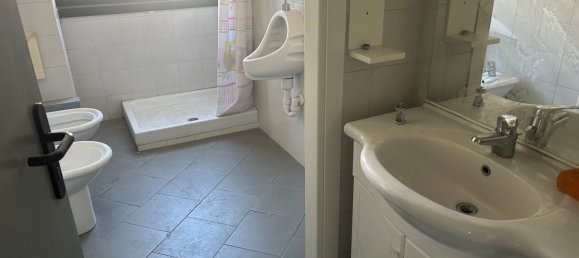 450m² Office in Perugia, Italy No. 171765 9