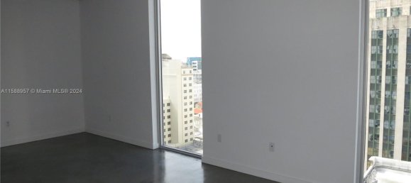 1 chambre propriété commerciale à vendre à Miami, Miami-Dade, Florida, USA № 613803 4