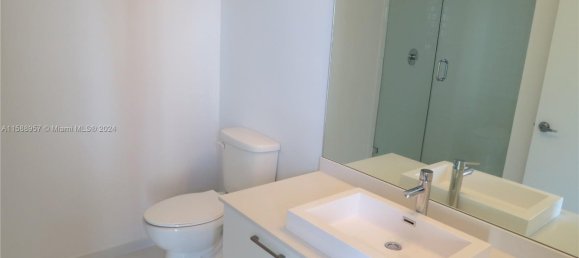 1 chambre propriété commerciale à vendre à Miami, Miami-Dade, Florida, USA № 613803 8