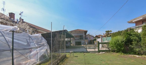 4 bedrooms House in Candiolo, Italy No. 380316 11