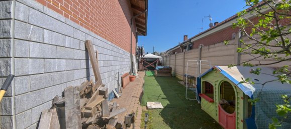 4 bedrooms House in Candiolo, Italy No. 380316 13