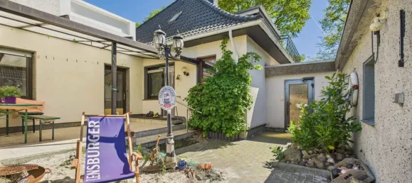 5 bedrooms House in Leer, Germany No. 266565 2