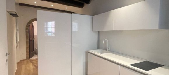 Studio in Ferrara, Italy No. 293227 4