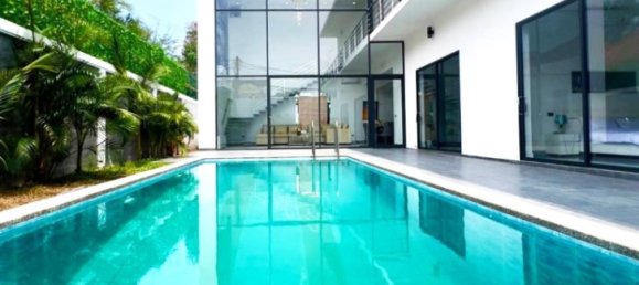 6 bedrooms House in Pattaya, Thailand No. 26334 2