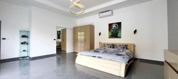 6 bedrooms House in Pattaya, Thailand No. 26334 10