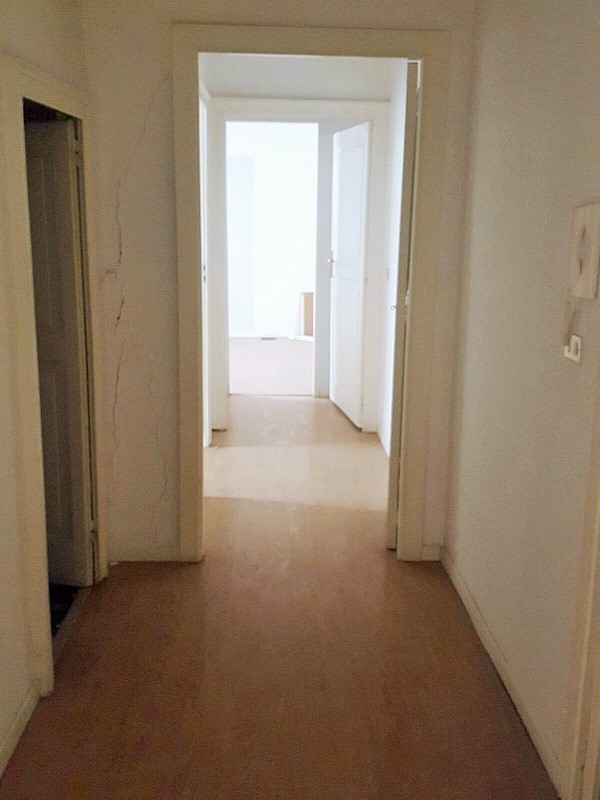 3 rooms Apartment in Naples, Italy No. 136689