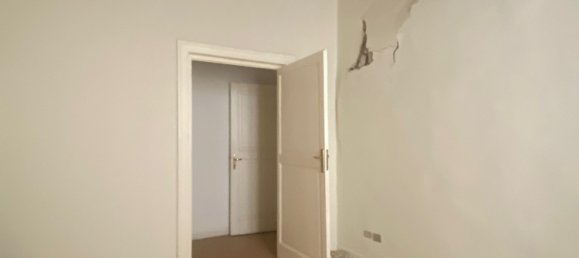 3 rooms Apartment in Naples, Italy No. 136689 24