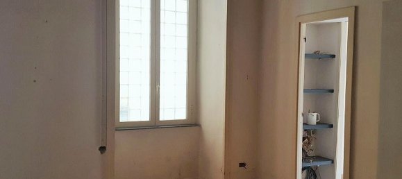 3 rooms Apartment in Naples, Italy No. 136689 5