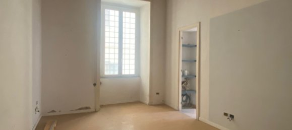 3 rooms Apartment in Naples, Italy No. 136689 26