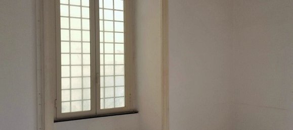 3 rooms Apartment in Naples, Italy No. 136689 3