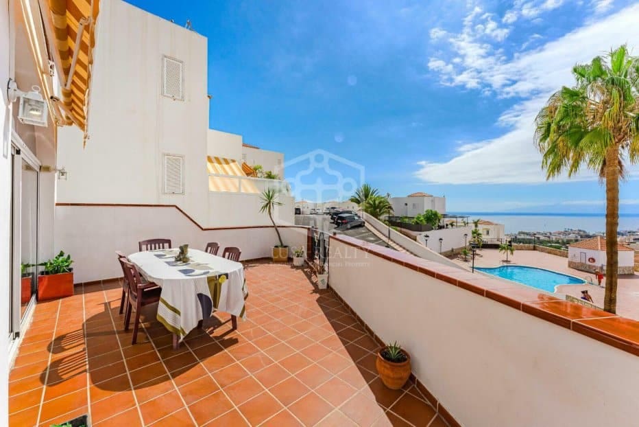 Casa de 3 dormitorios en Adeje, Spain No. 205822