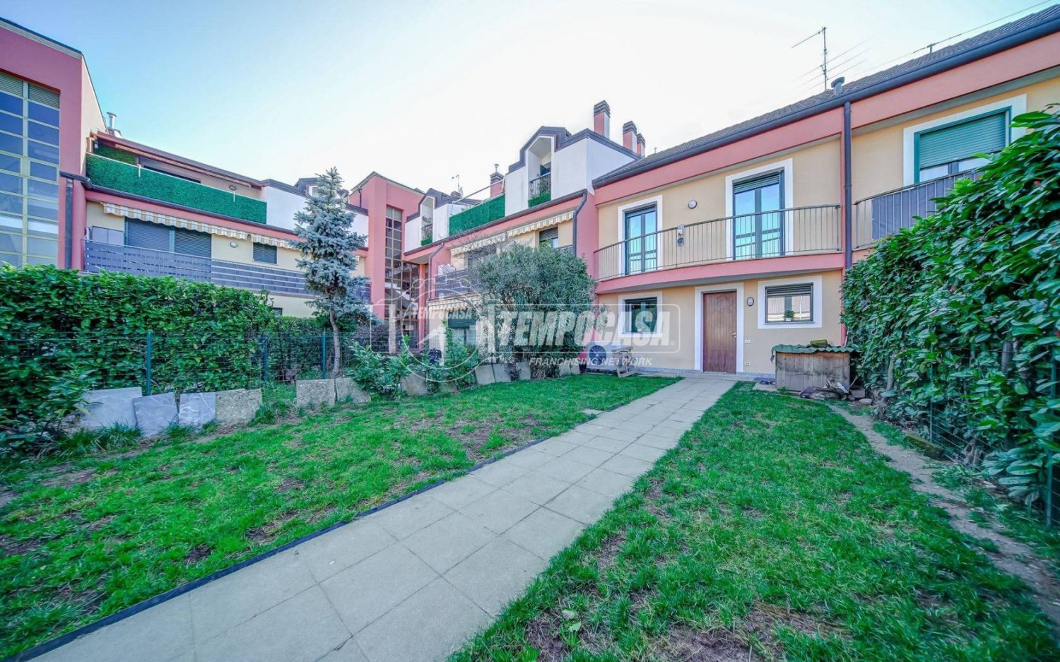 3 chambres Maison à Robecchetto con Induno, Italy No. 197537