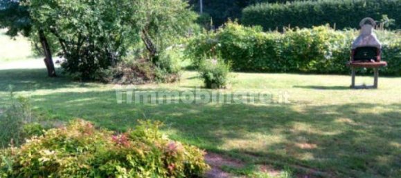 3 bedrooms House in Lonate Pozzolo, Italy No. 1752 4