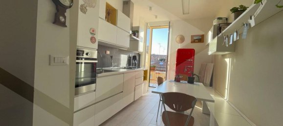 3 rooms Apartment in Bologna, Italy No. 31508 8
