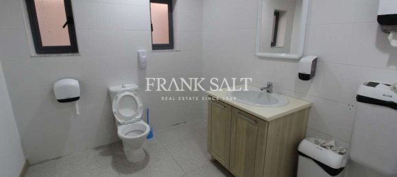 16m² Office in Mosta, Malta No. 13118 11