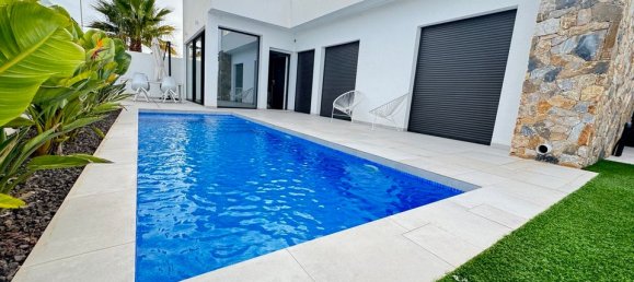 3 bedrooms Villa in Alicante, Spain No. 177169 15