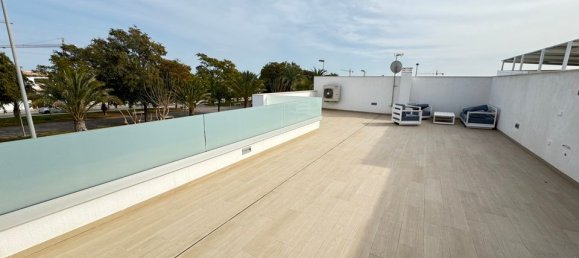 3 bedrooms Villa in Alicante, Spain No. 177169 3