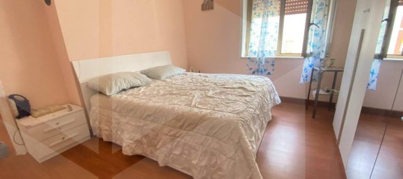 3 rooms Apartment in Naples, Italy No. 24779 11