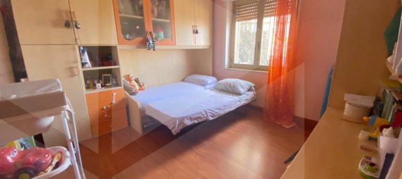 3 rooms Apartment in Naples, Italy No. 24779 6