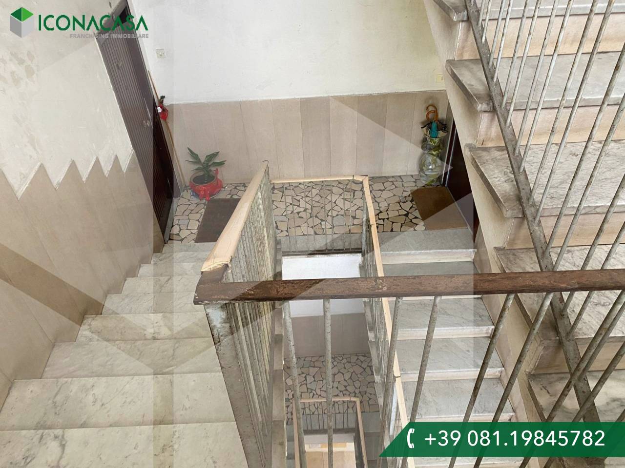 3 rooms Apartment in Naples, Italy No. 24779