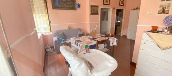 3 rooms Apartment in Naples, Italy No. 24779 3