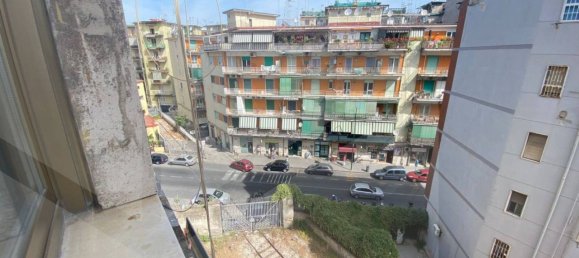 3 rooms Apartment in Naples, Italy No. 24779 7