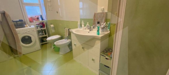 3 rooms Apartment in Naples, Italy No. 24779 15