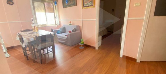 3 rooms Apartment in Naples, Italy No. 24779 8