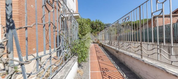 2 chambres Appartement à Rome, Italy No. 316271 3