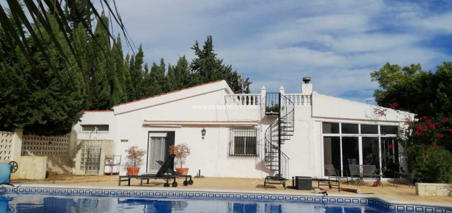 3 bedrooms House in El Realengo, Spain No. 40117