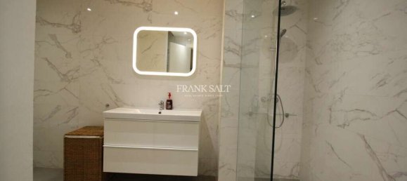 2 bedrooms Penthouse in Sliema, Malta No. 9397 12