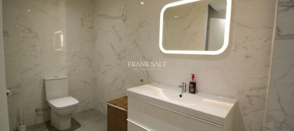 2 bedrooms Penthouse in Sliema, Malta No. 9397 11