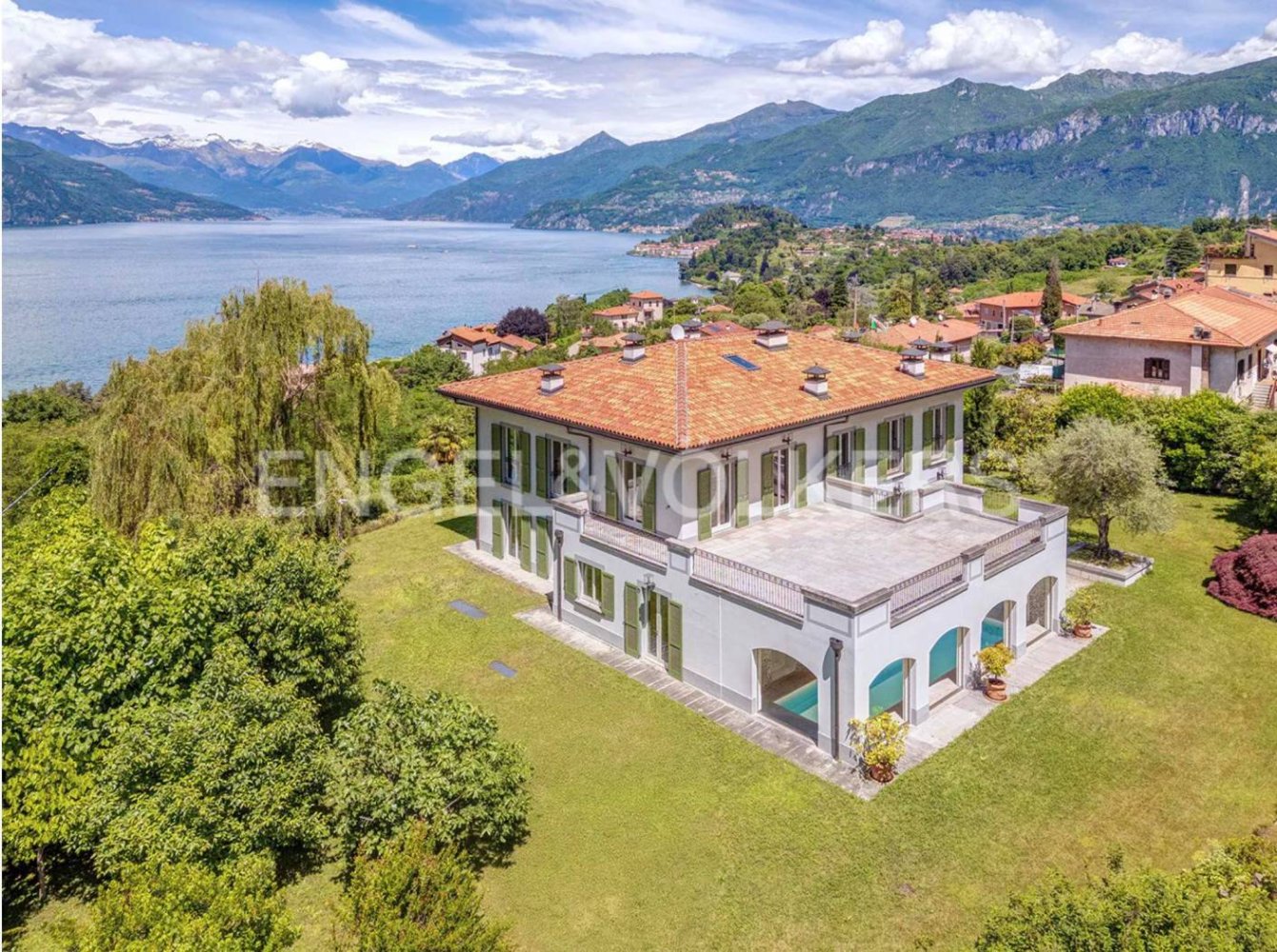 5 bedrooms Villa in Bellagio, Italy No. 374096