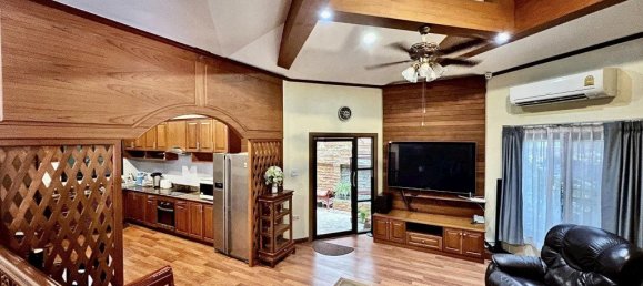 2 bedrooms Cafe / restaurant in Pattaya, Thailand No. 8690 23