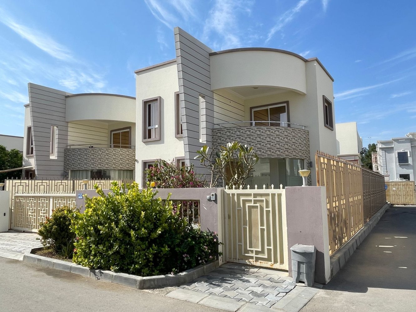 4 chambres Duplex à As Sib, Oman No. 1503