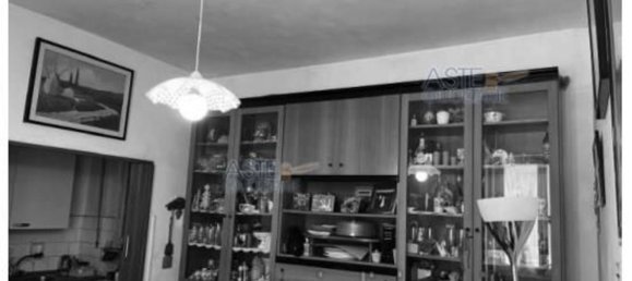 5 rooms Apartment in Livorno, Italy No. 41729 22