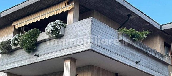 3 bedrooms Apartment in Cologne, Italy No. 5122 16