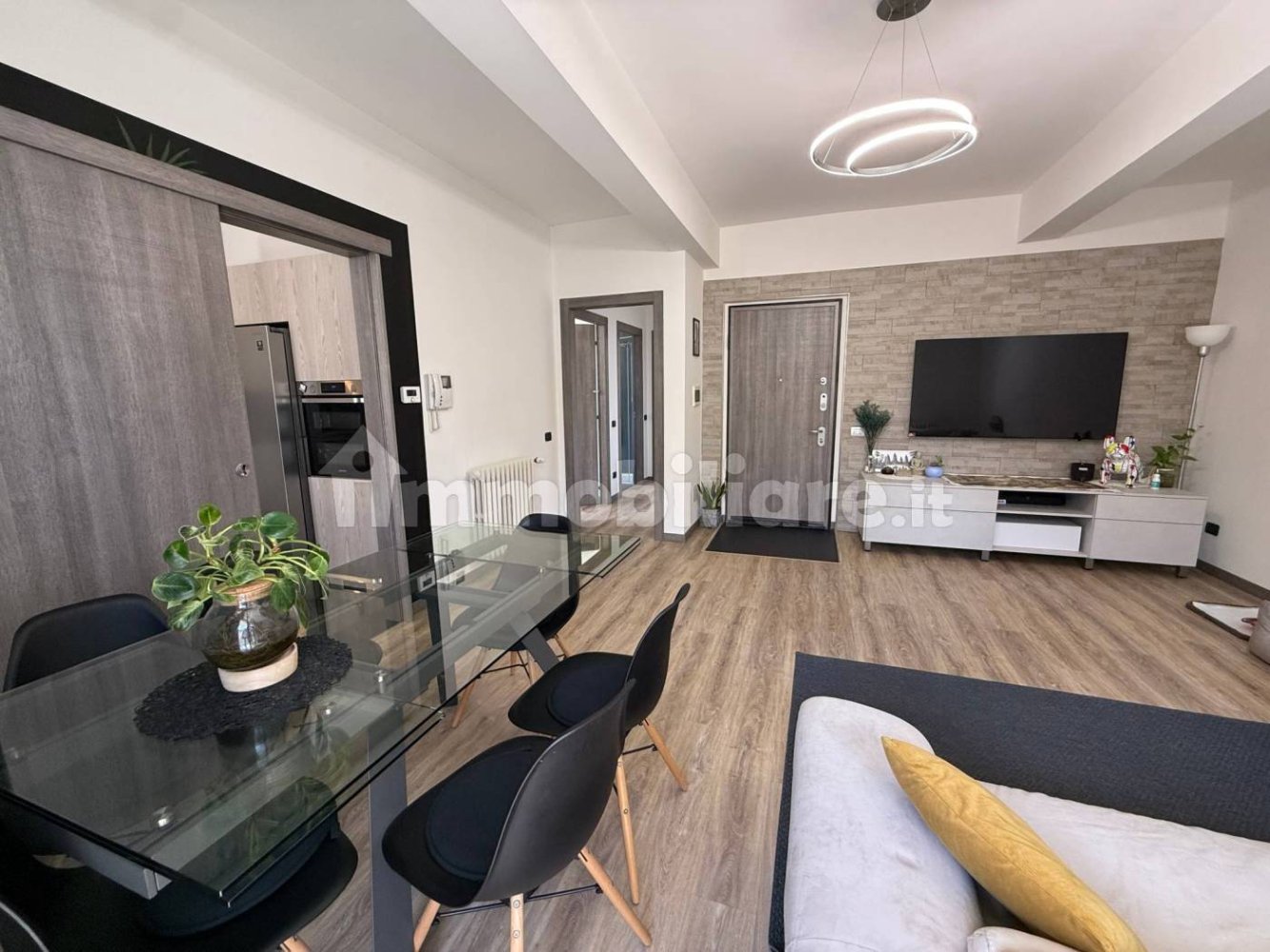 2 Schlafzimmer Wohnung in Como, Italy, Nr. 337445