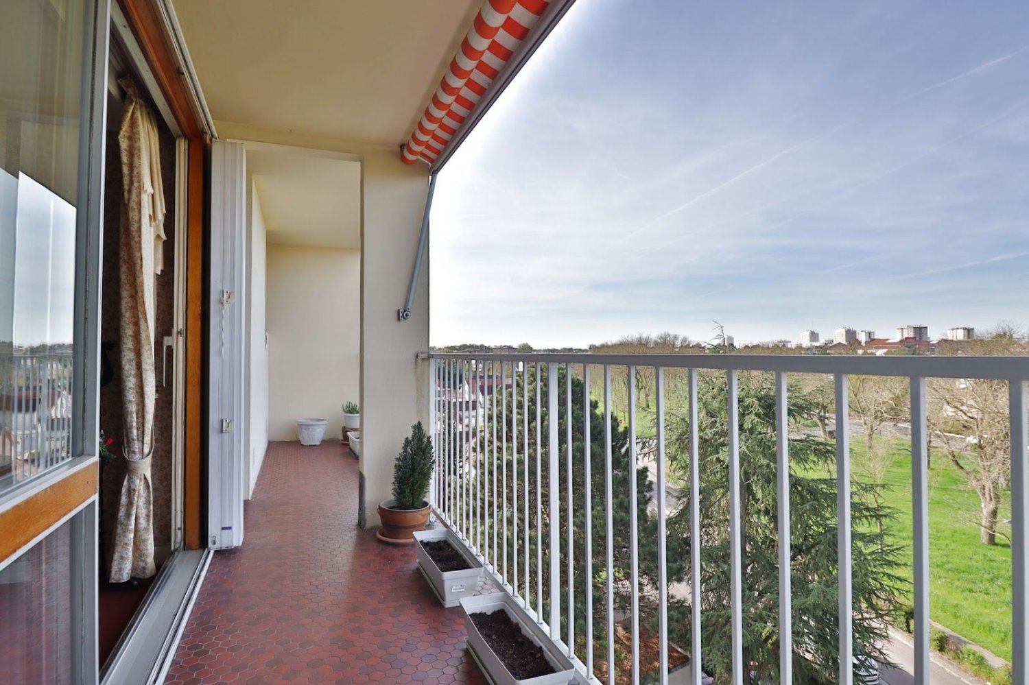 3 bedrooms Apartment in Saint-Julien-les-Villas, France No. 71579