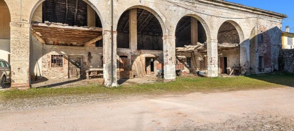 Studio in Schio, Italy No. 331160 4