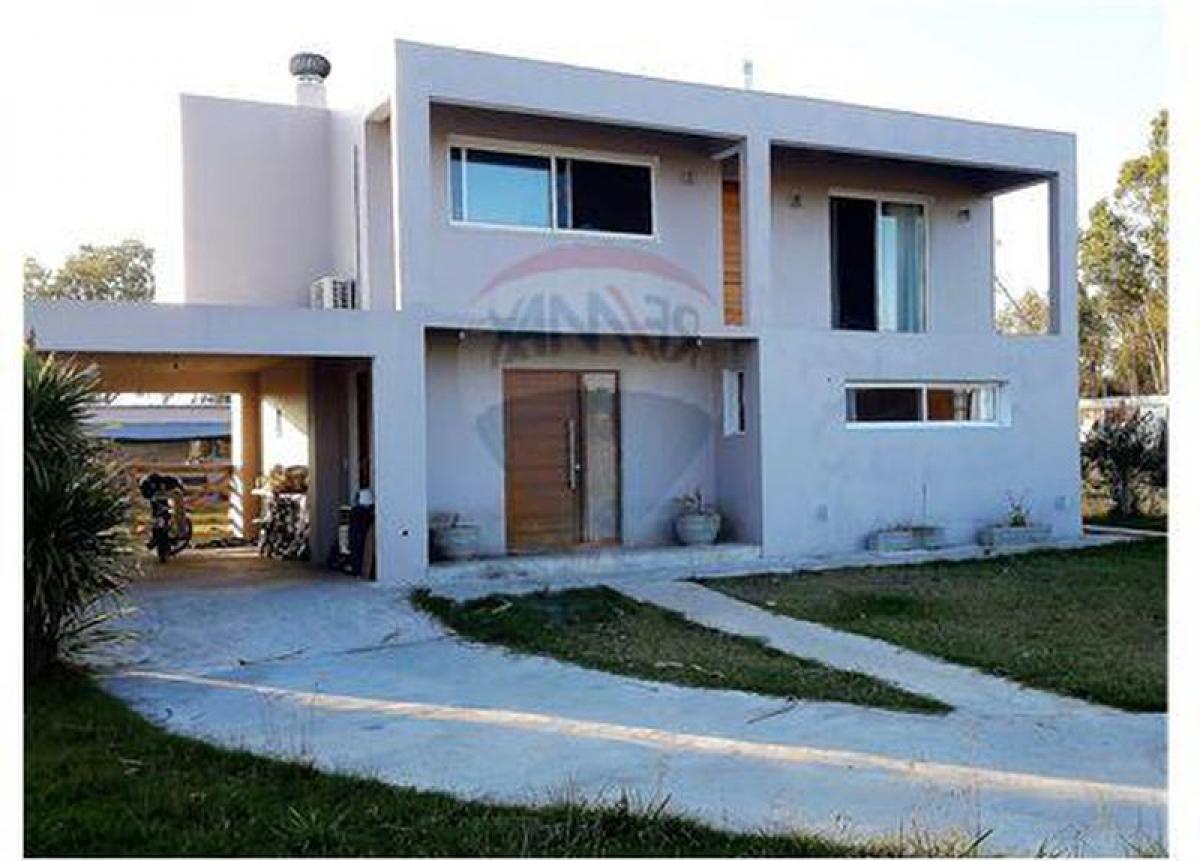 3 bedrooms House in Maldonado, Uruguay No. 3666