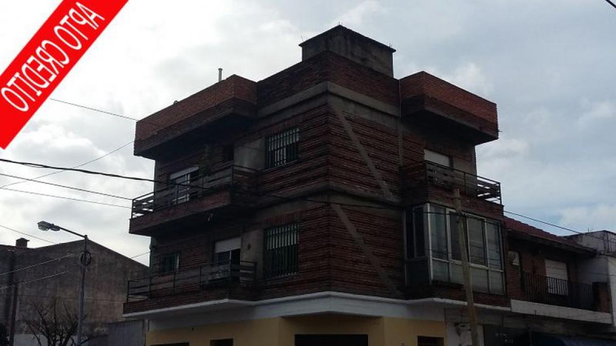 3 bedrooms House in General San Martin, Argentina No. 82160