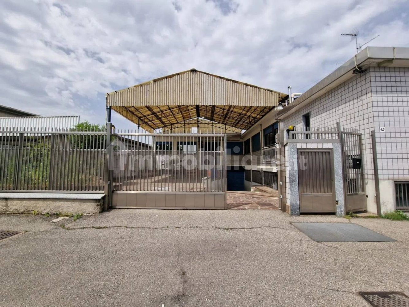 2-Zimmer Lagerhaus in Cinisello Balsamo, Italy, Nr. 114927